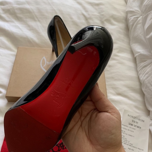 Worn once, red bottom has a protection - Picture 2 of 3